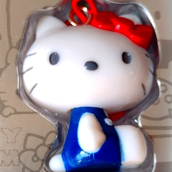 All 👀 on Hello Kitty Glitter Eyeliner Appliques - Picture 2 of 16